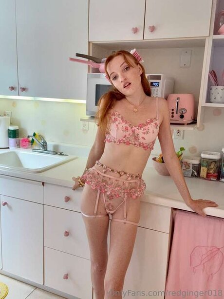 Redginger018 exclusive actress photos