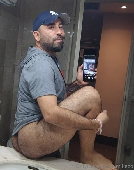 Elmikeco model nude image