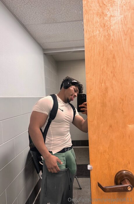 Alejadro611 high quality model img