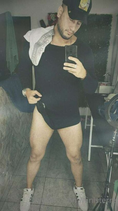 Lfinisterre nudes model picture