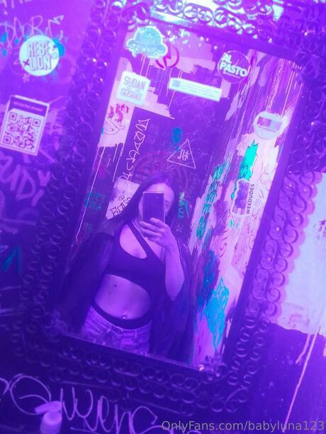 Babyluna123 sexy actress picture