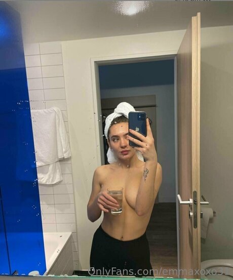 Emmaxoxo31 hot pornstar archive