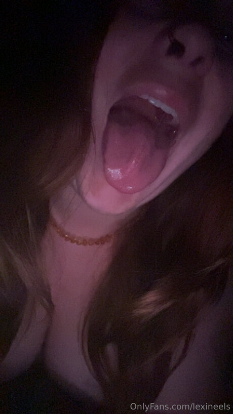 Lexineels star top picture