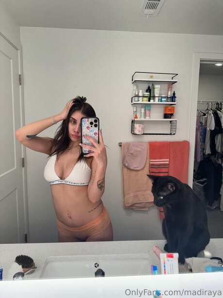 Laylarayaa porn star picture