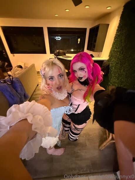 Strawbunnyx0 nude star gallery