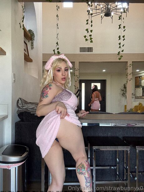 Strawbunnyx0 high quality model gallery
