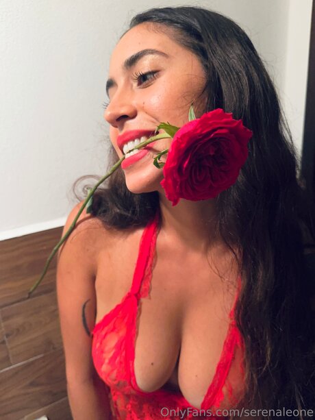 Serenaleone star naked photos