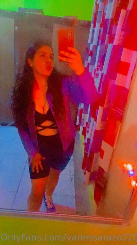 Vanessarazo2201 star adult photo