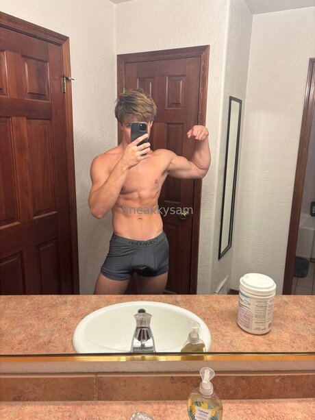 Sneakkysam model beautiful pictures