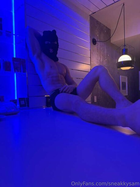 Sneakkysam free model photo