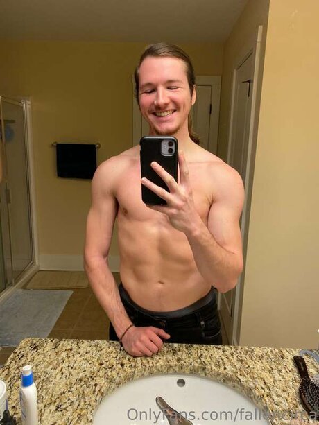 Fallencirca naked pornstar picture