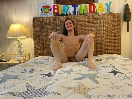 Fallencirca model erotic photo