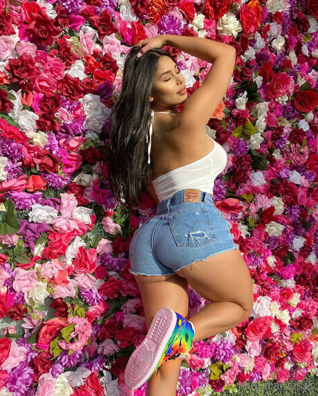 Miafrancis nudes pornstar img