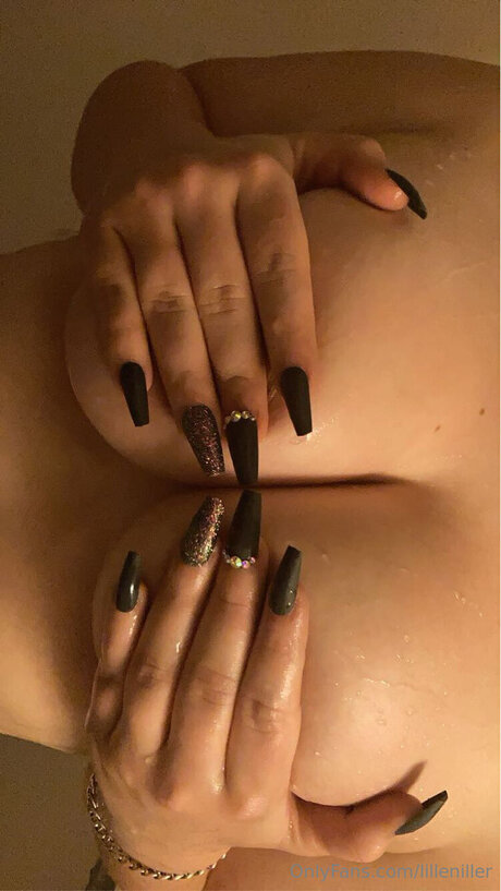 Lilleniller nude star photo