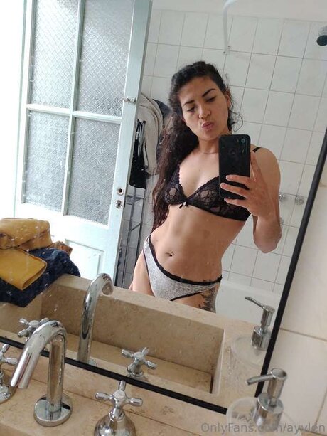 Ayylen naked actress gallery