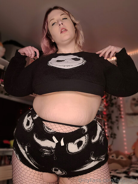 Lady Nael star pornographic pic