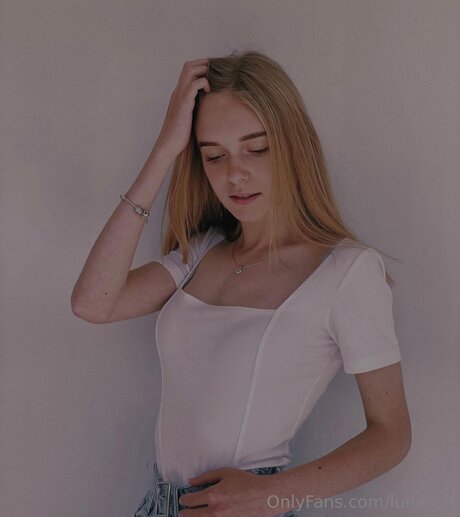 Arya Lune pornstar beautiful photo