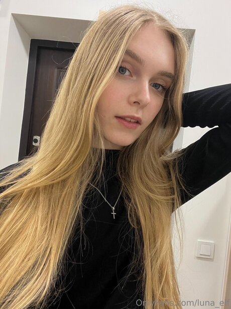 Arya Lune model pornographic gallery