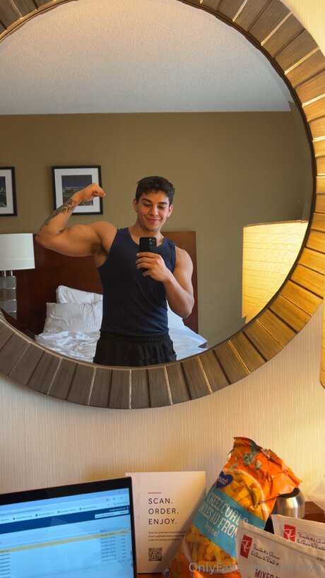 Chriswo adult model image