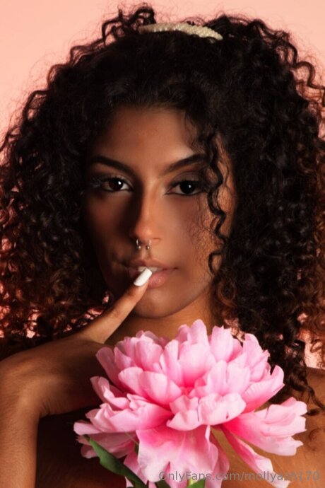 Mollyash170 naked pornstar picture