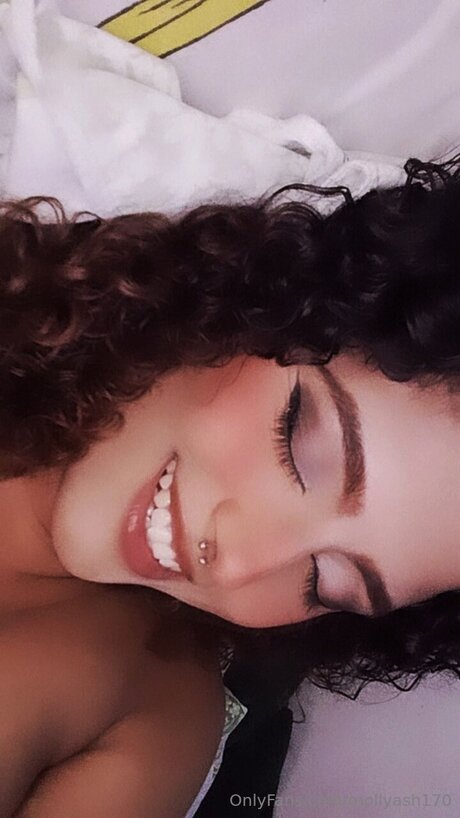 Mollyash170 pretty actress pic