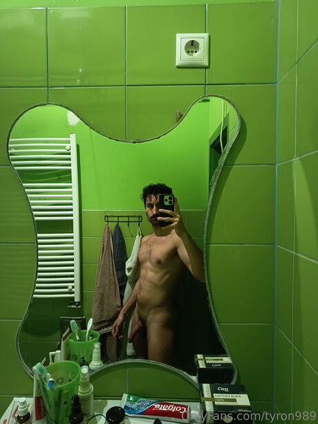 Tyron989 naked pornstar photo