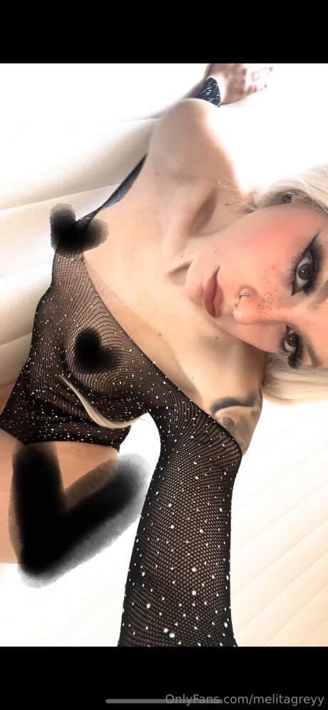 Melitagreyy model naked pics