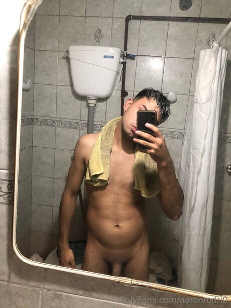 Aaronrodri0 exclusive pornstar images