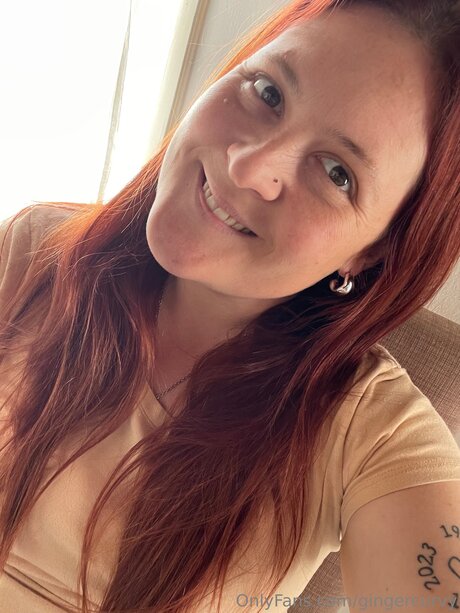 Gingercurvy model art pic