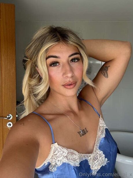 Ellaajasminee star top picture