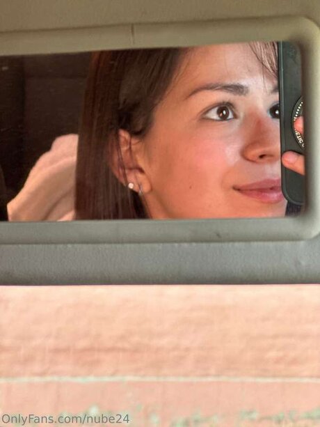 Camile2303 pornstar adult images