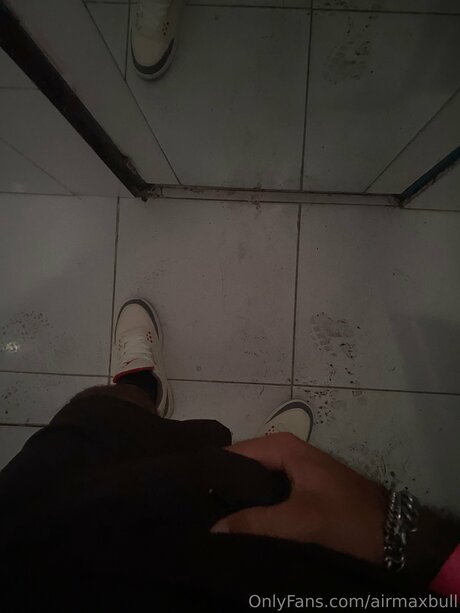 Airmaxbull nude actress pics