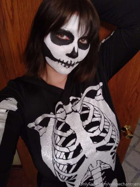 Willowchantrieri model pornographic gallery