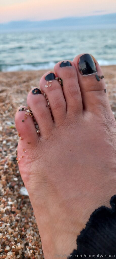 Naughtyariana model xxx pictures