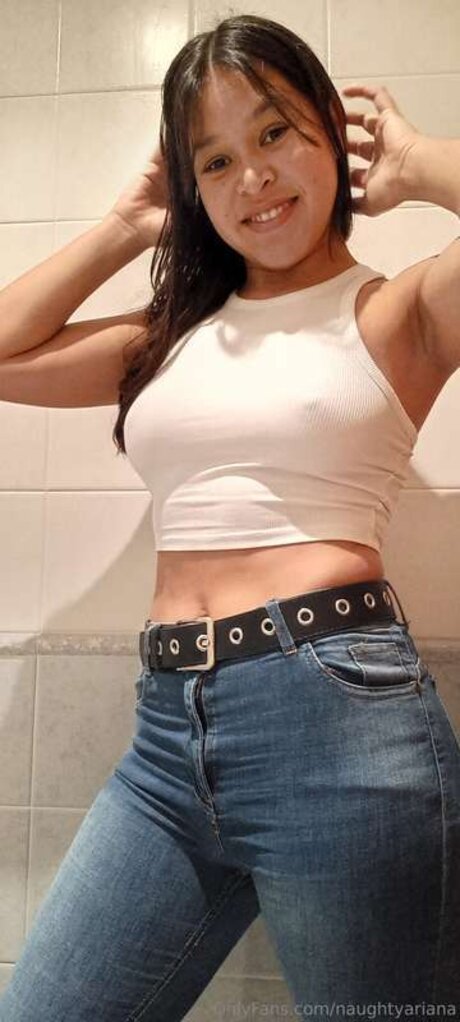 Naughtyariana model beautiful images