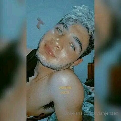 Dylanjensen porn model pic