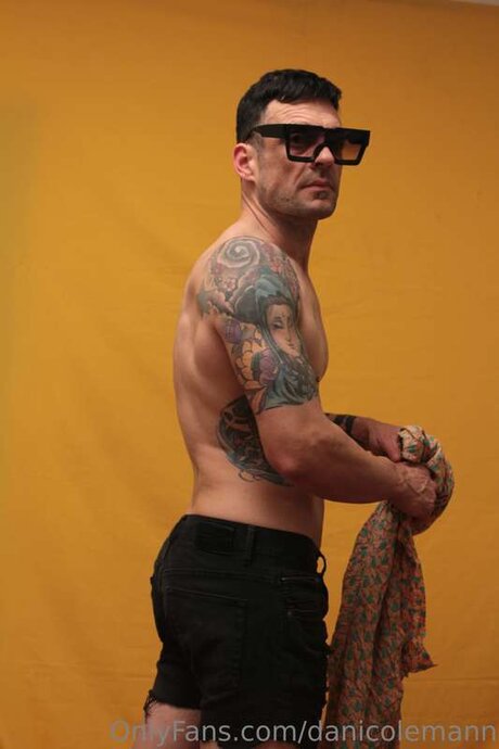 Danicolemann model naked image