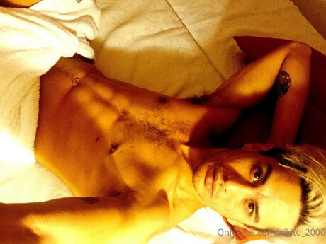 Nikito 2000 beautiful model img