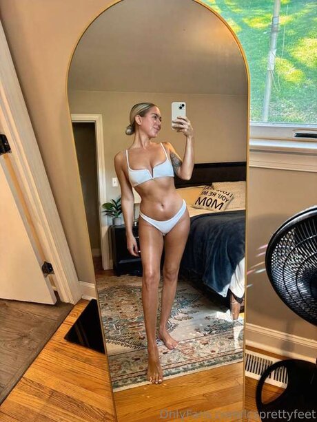 Lcsprettyfeet sex star galleries