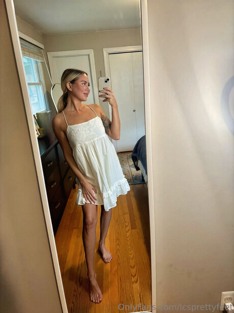 Lcsprettyfeet star pornographic images