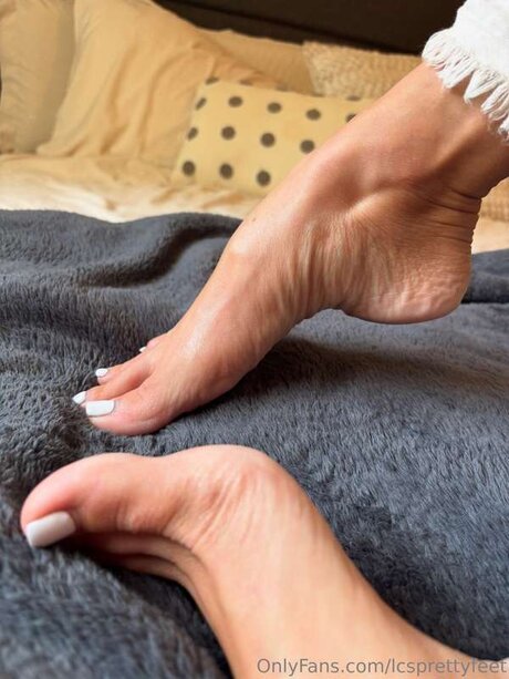Lcsprettyfeet pornstar exclusive photos