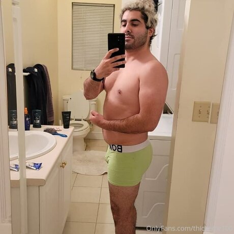 Thickemz999 nude pornstar image