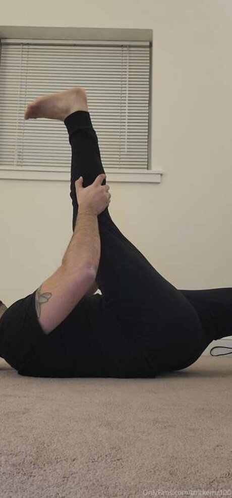 Thickemz999 adult model image