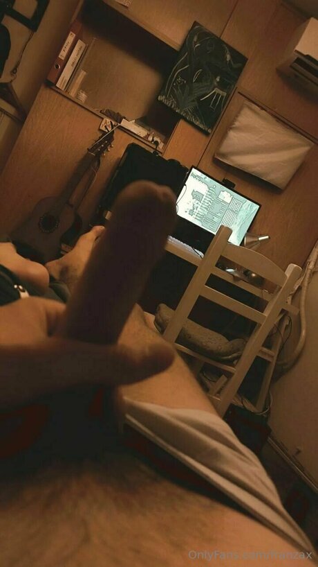 Franzax naked model pictures