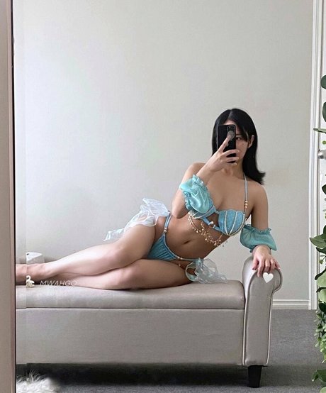 mwahgo sexy actress photos