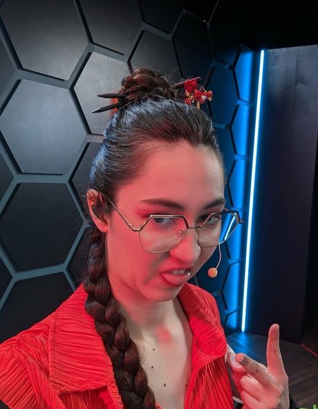 Ovilee May star high quality photos