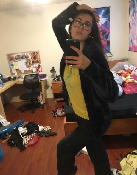 Ovilee May pornographic actress photos