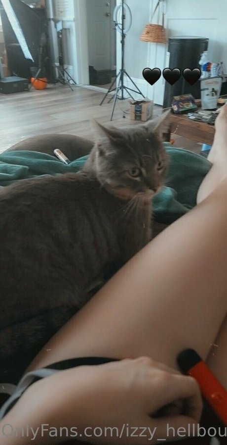 izzy hellbourne model porn pics