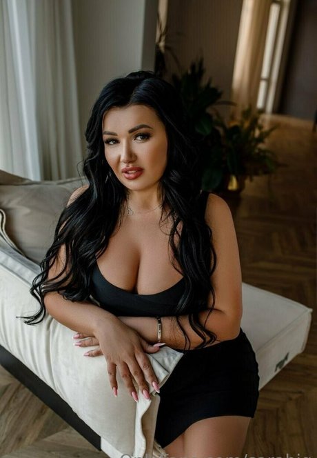 sarabig porn star pics