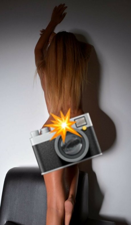 Flora Tabi model pornographic pictures